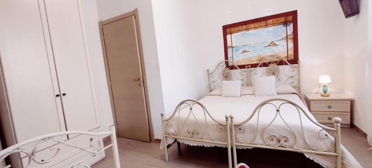 Bed and Breakfast La Porta Sulla Costa San Pantaleo Exterior foto