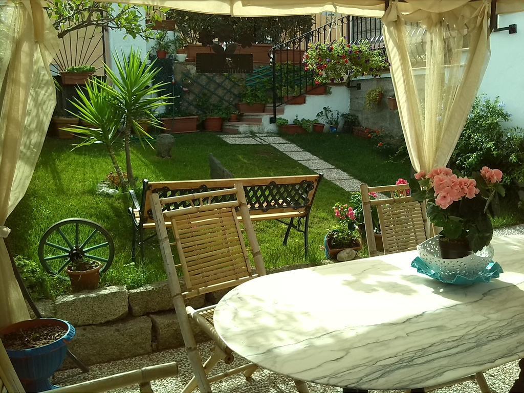 Bed and Breakfast La Porta Sulla Costa San Pantaleo Exterior foto