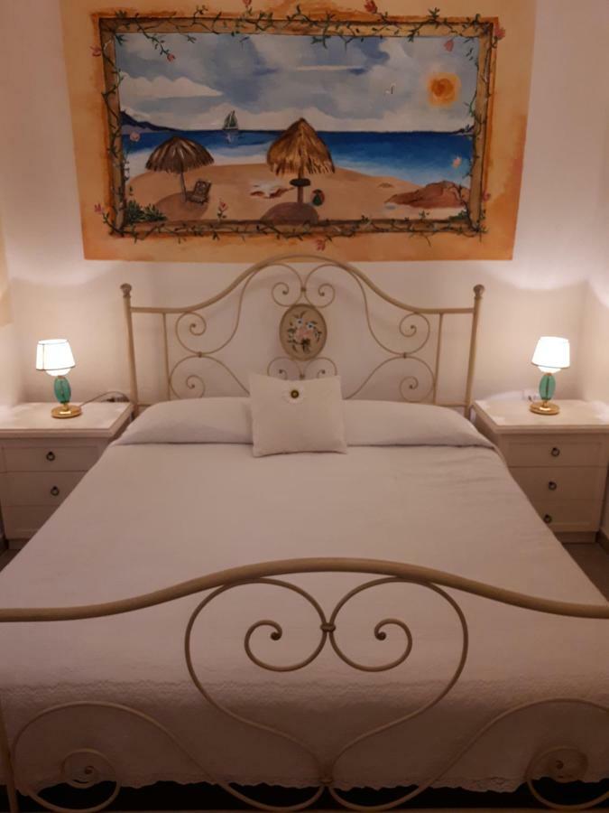 Bed and Breakfast La Porta Sulla Costa San Pantaleo Exterior foto